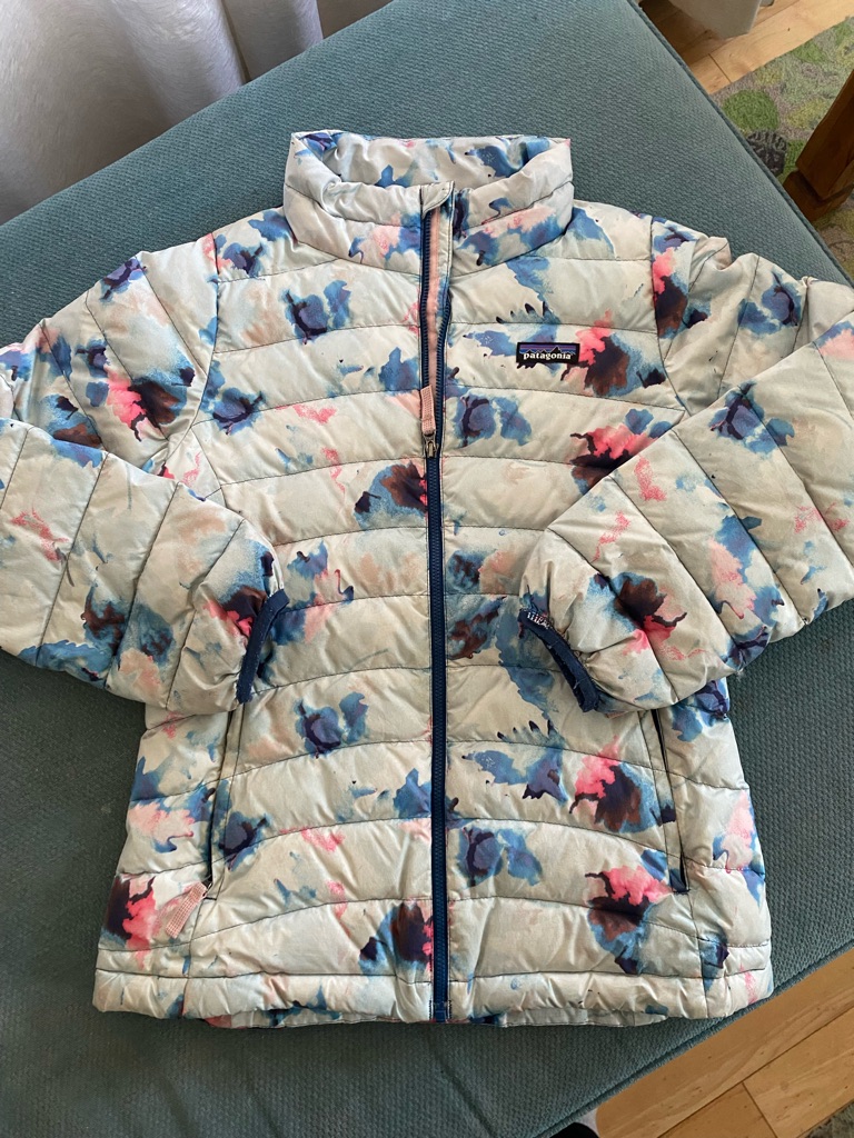 Patagonia Navy Blue Puffer Jacket With Pastel Watercolor Lining
